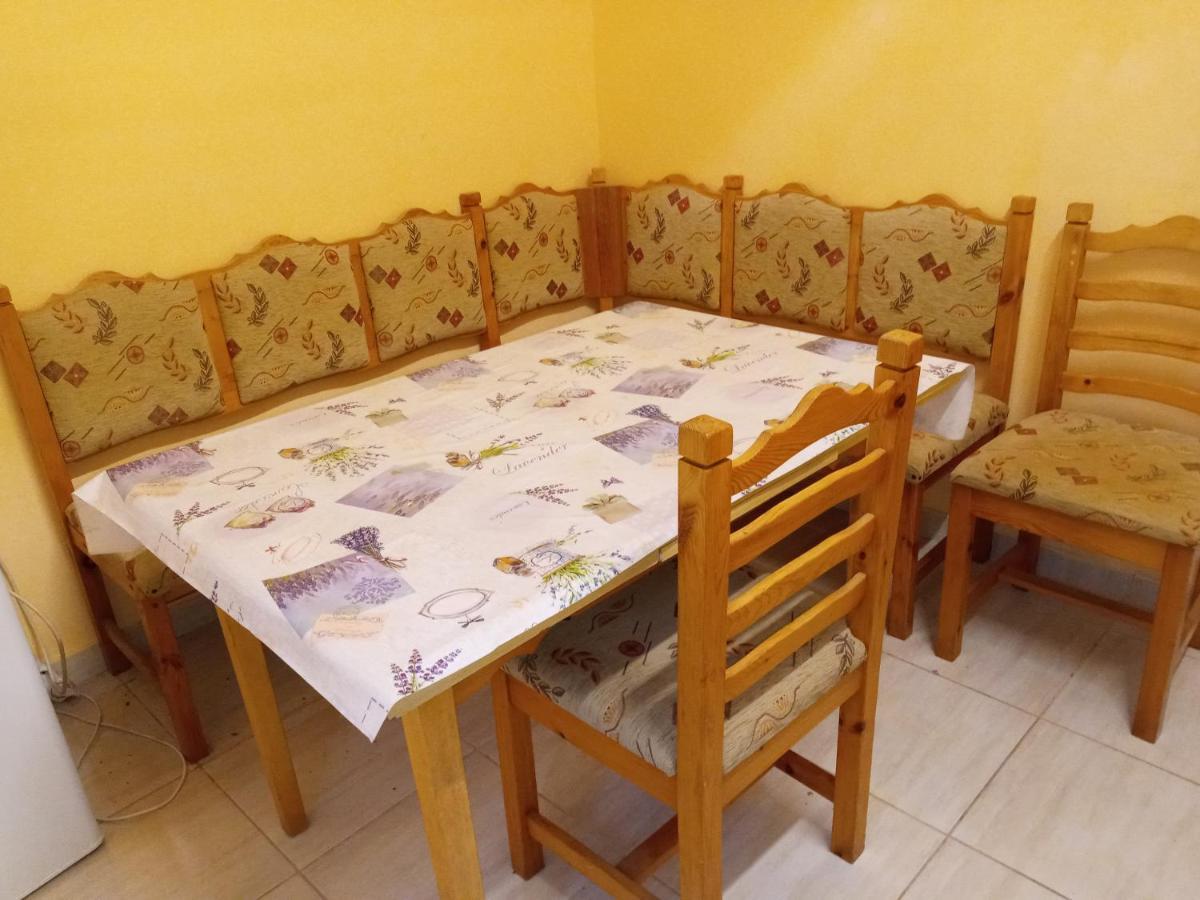 Napsugár apartmanház Balatonlelle Exterior foto