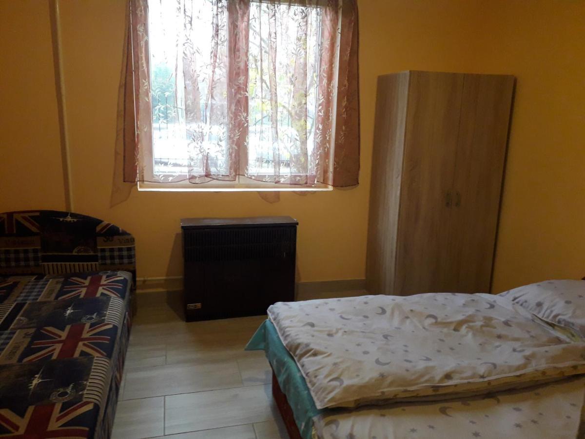 Napsugár apartmanház Balatonlelle Exterior foto
