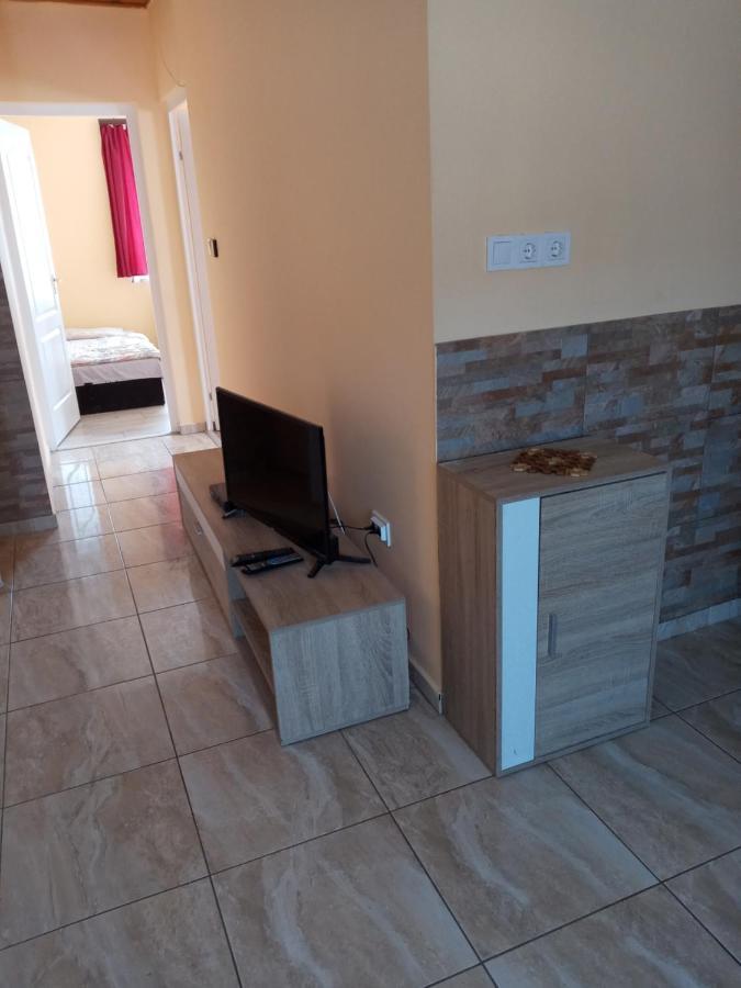 Napsugár apartmanház Balatonlelle Exterior foto