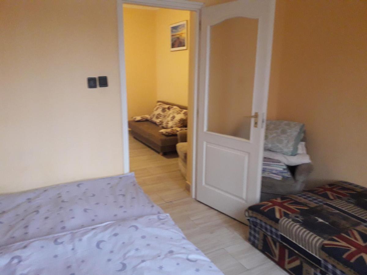 Napsugár apartmanház Balatonlelle Exterior foto