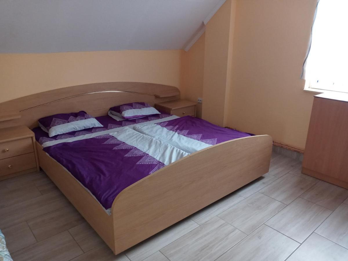 Napsugár apartmanház Balatonlelle Exterior foto
