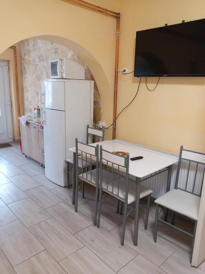 Napsugár apartmanház Balatonlelle Exterior foto