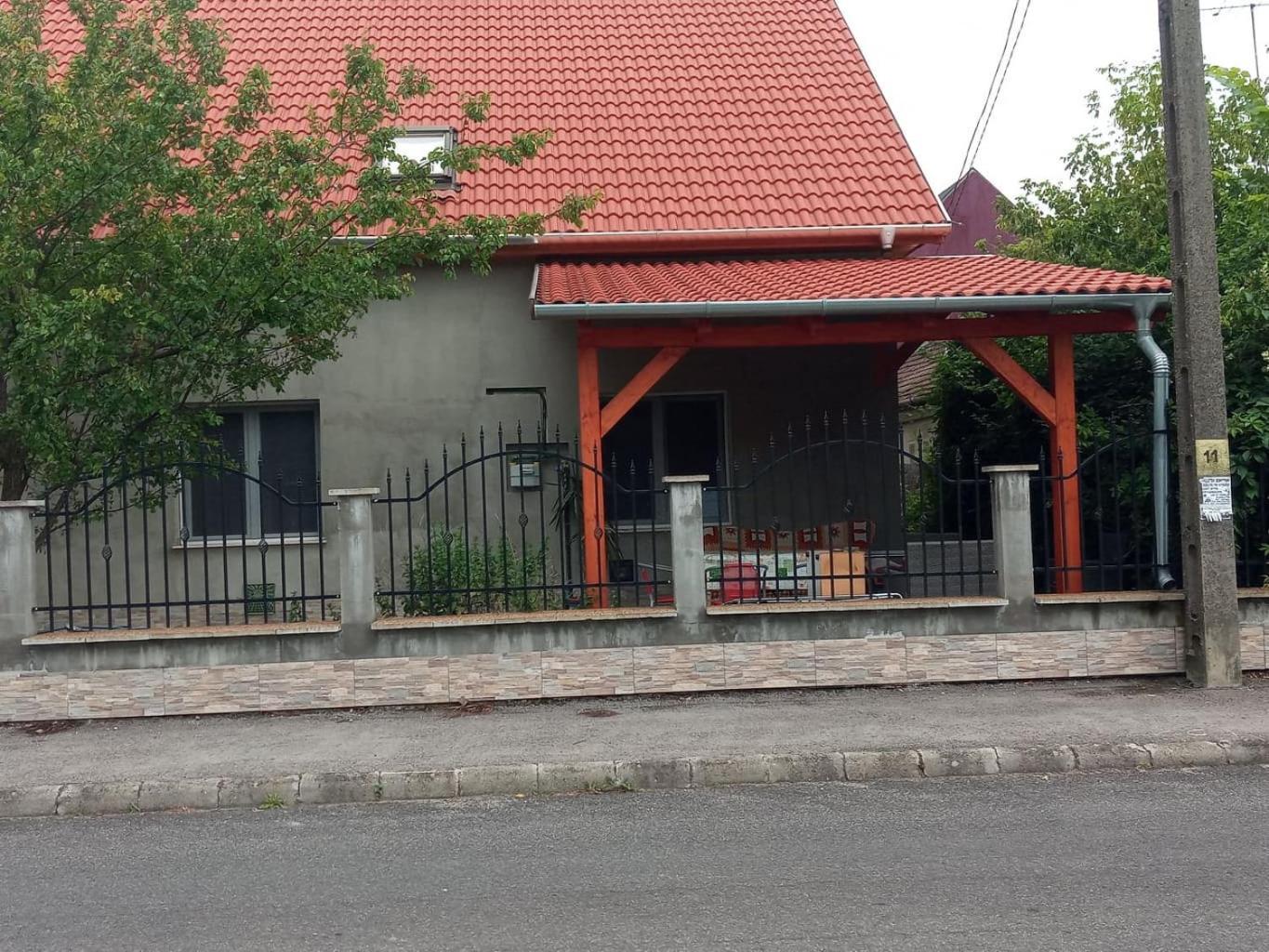 Napsugár apartmanház Balatonlelle Exterior foto